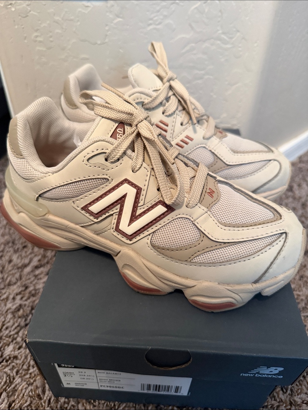 New Balance Kids 9060 Size 2.5